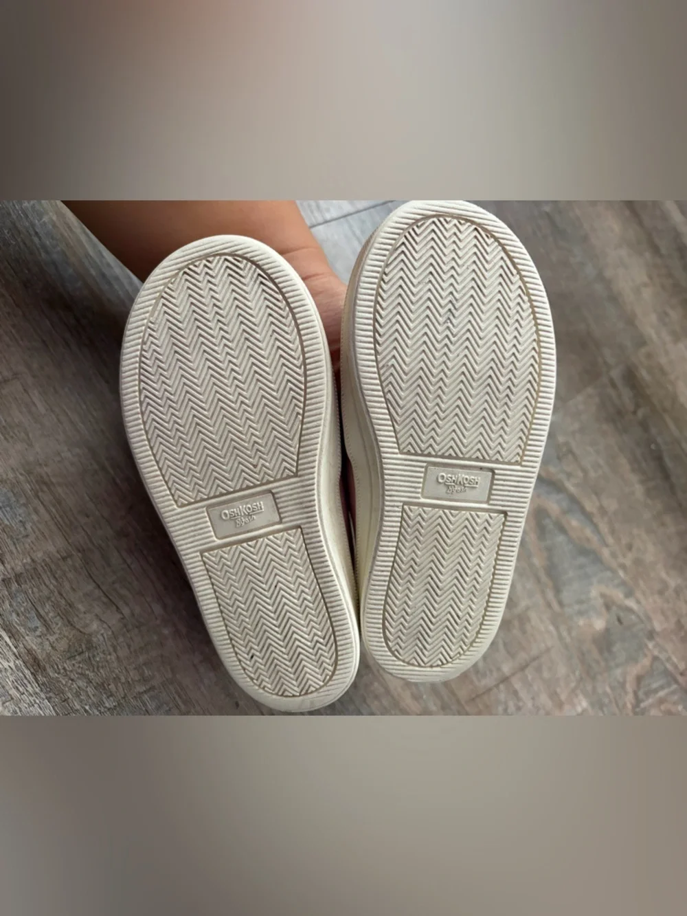 Oshkosh Girls Shoes size 8c